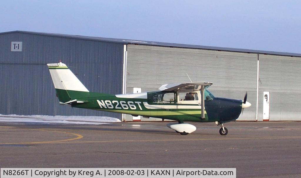 N8266T, 1961 Cessna 175B Skylark C/N 17556966, Taxiing to the active (runway).