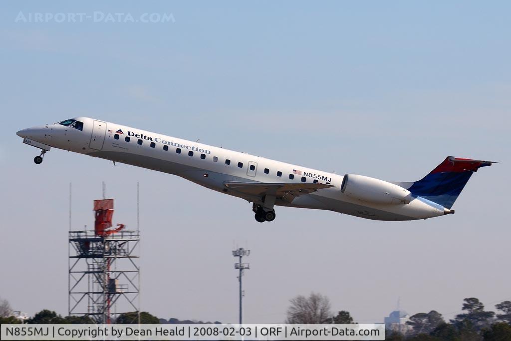 N855MJ, 2002 Embraer ERJ-145LR (EMB-145LR) C/N 145614, Delta Connection (by Freedom Airlines) N855MJ (FLT FRL186) climbing out from RWY 5 enroute to John F Kennedy Int'l (KJFK).