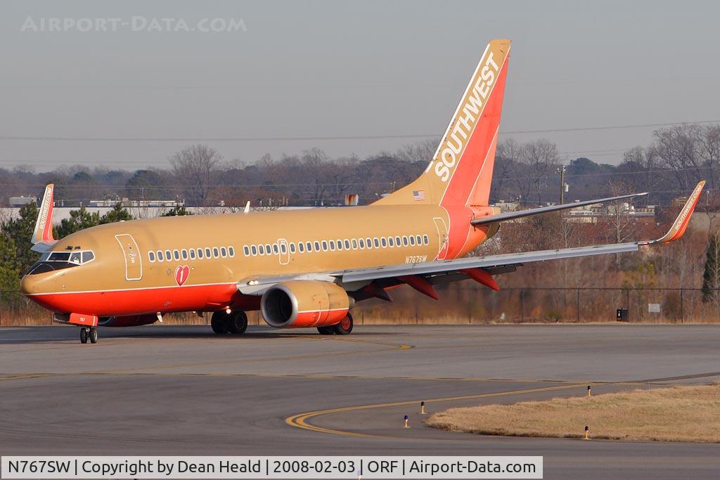 N767SW, 2000 Boeing 737-7H4 C/N 29807, Southwest Airlines N767SW (FLT SWA3490) from Baltimore/Washington Int'l (KBWI) exitting RWY 5 via Taxiway 
