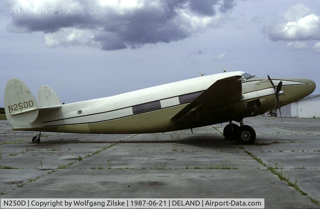 N250D, 1952 Lockheed 18-56 Lodestar C/N 2597, visitor