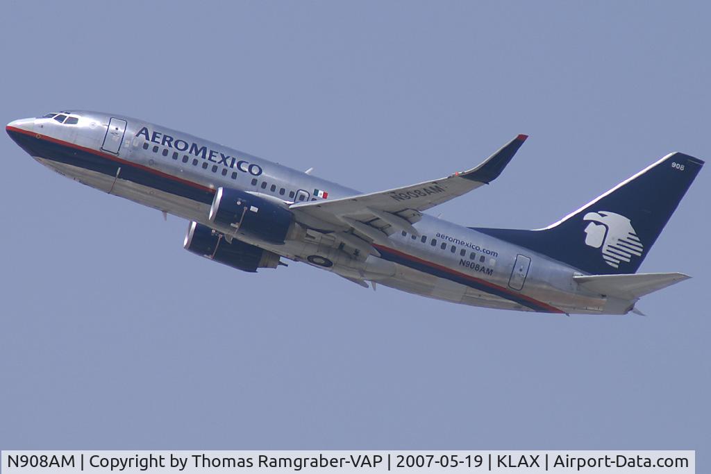 N908AM, 2004 Boeing 737-752 C/N 30038, Aeromexico Boeing 737-700