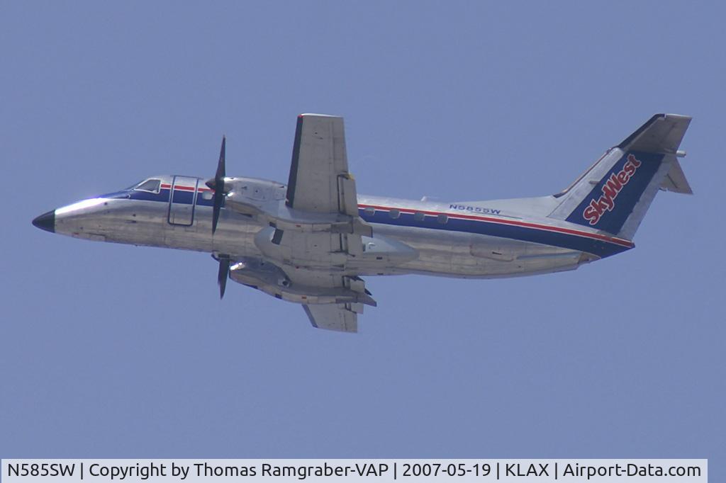 N585SW, 1999 Embraer EMB-120ER Brasilia C/N 120353, Skywest Airlines Embraer 120