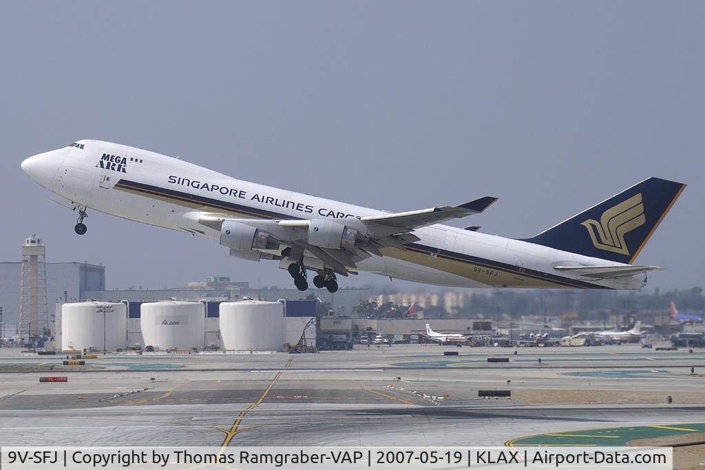 9V-SFJ, 2001 Boeing 747-412F/SCD C/N 26559, Singapore Airlines Boeing 747-400