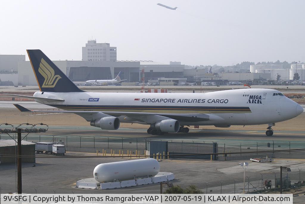 9V-SFG, 1998 Boeing 747-412F/SCD C/N 26558, Singapore Airlines Boeing 747-400