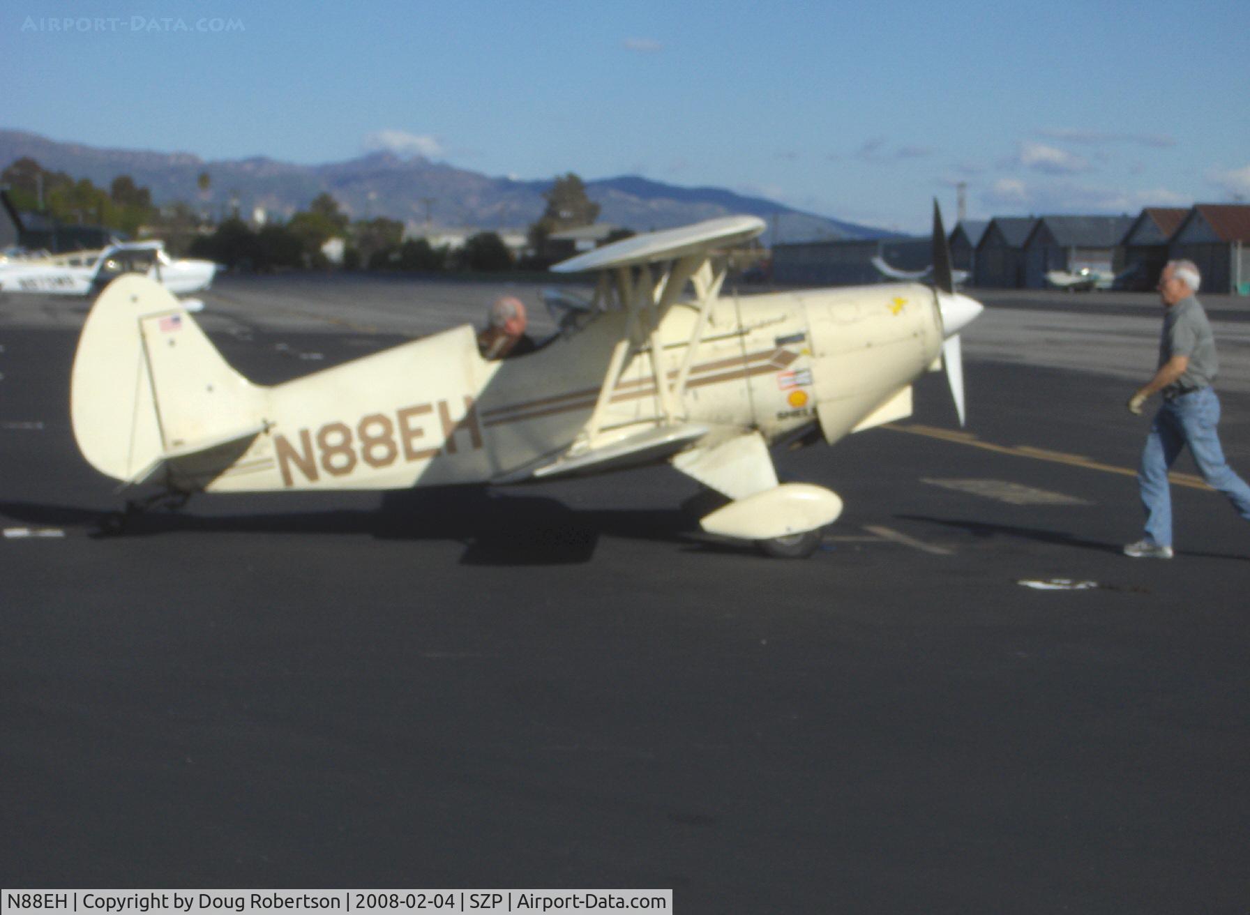 N88EH, 1970 EAA Biplane C/N EHH-1, 1979 Hooper EAA BIPLANE Model P, 'Woodstock' from the 'Peanuts' cartoon, Lycoming O-290 135 Hp, hard to start-Bill Cornick hand propping it