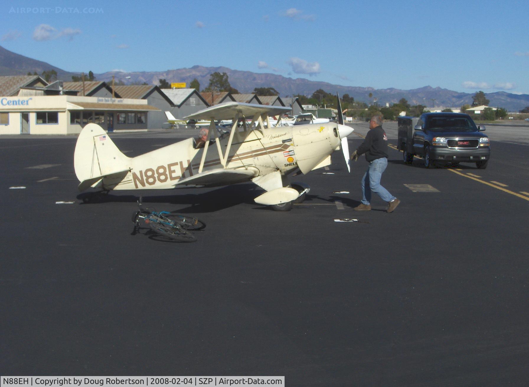 N88EH, 1970 EAA Biplane C/N EHH-1, 1979 Hooper EAA BIPLANE Model P, 'Woodstock', Lycoming O-290 135 Hp, hard to start-Pete Mason now  hand propping it