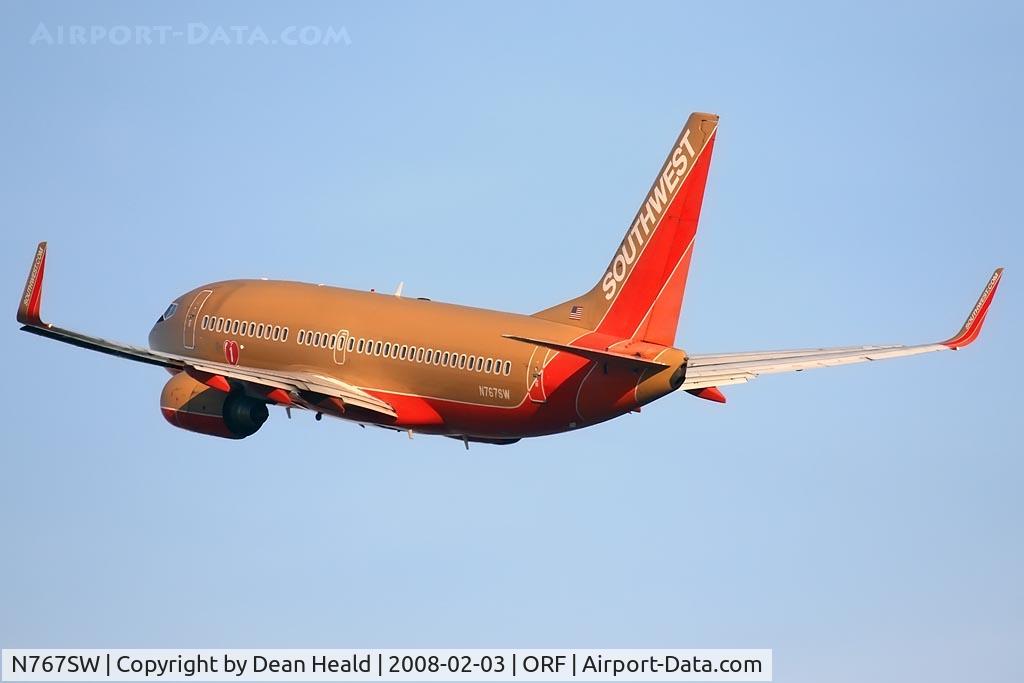 N767SW, 2000 Boeing 737-7H4 C/N 29807, Southwest Airlines N767SW (FLT SWA3490) climbing out from RWY 5 enroute to Jacksonville Int'l (KJAX).