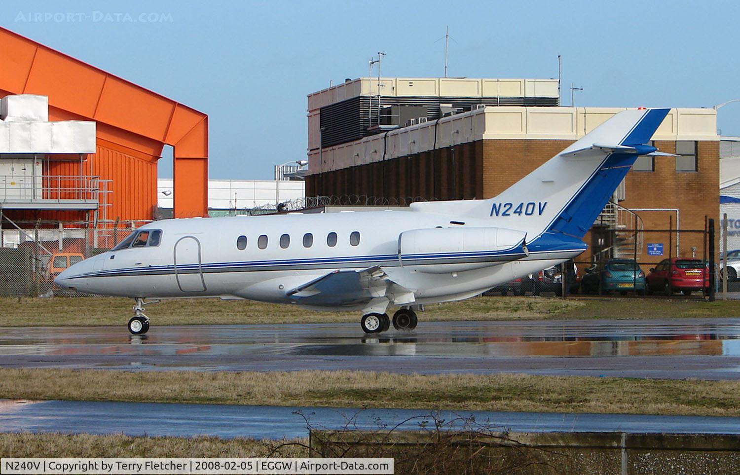 N240V, 1999 Raytheon Hawker 800XP C/N 258417, Hawker 800XP at Luton in Feb 2008