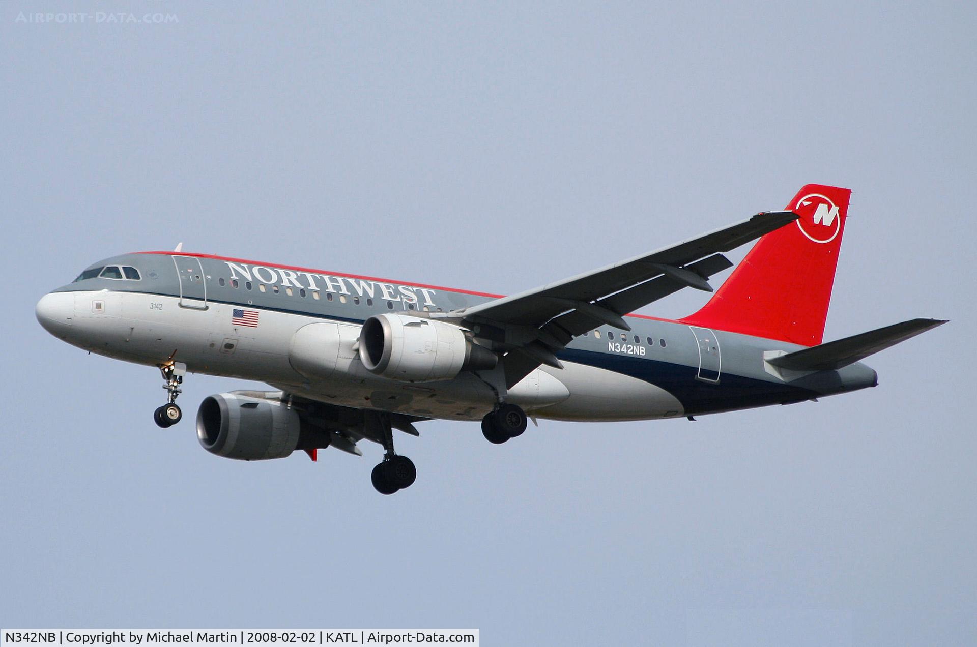 N342NB, 2002 Airbus A319-114 C/N 1746, On final for Runway 26R