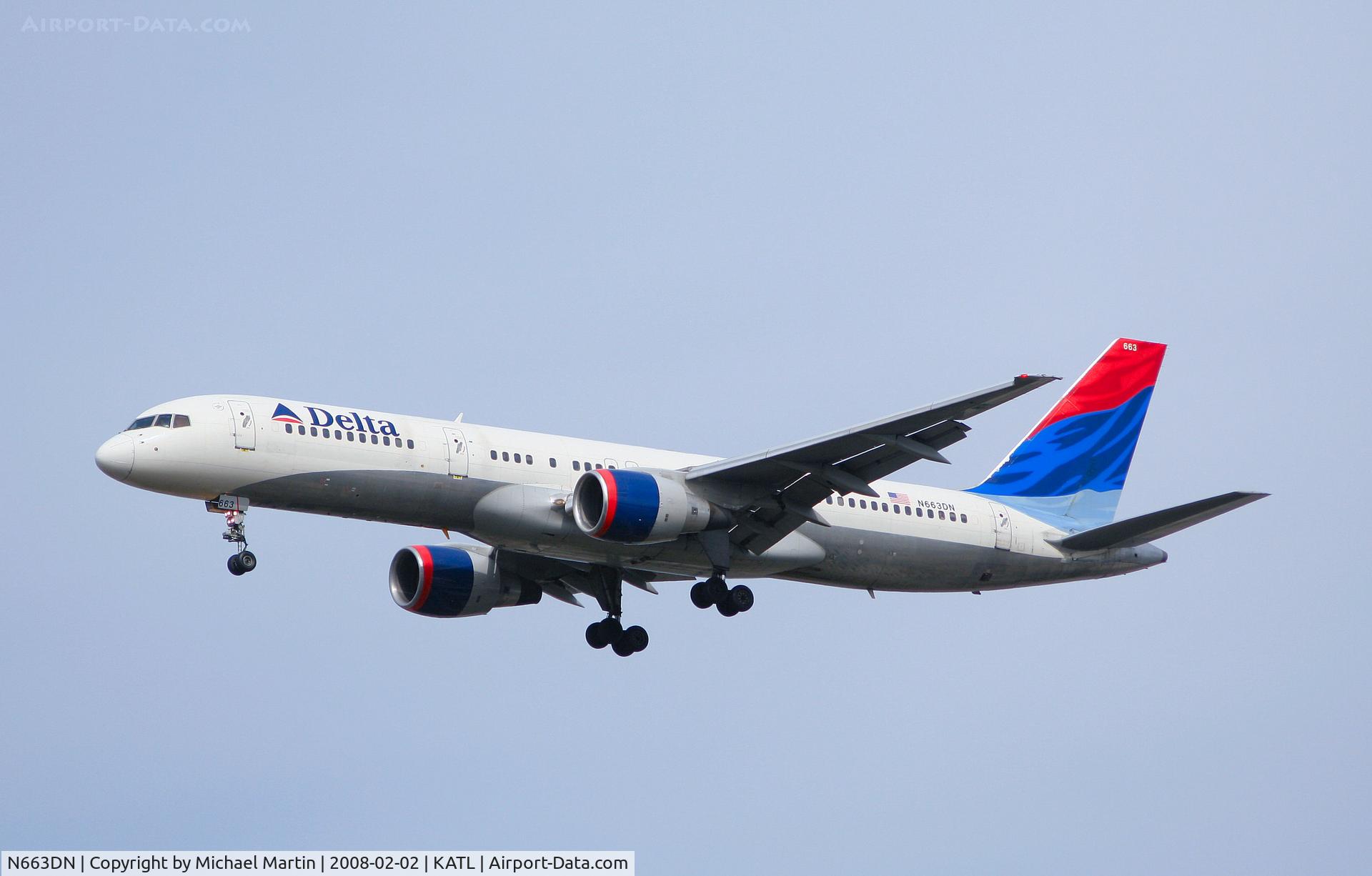 N663DN, 1991 Boeing 757-232 C/N 24992, On final for Runway 26R