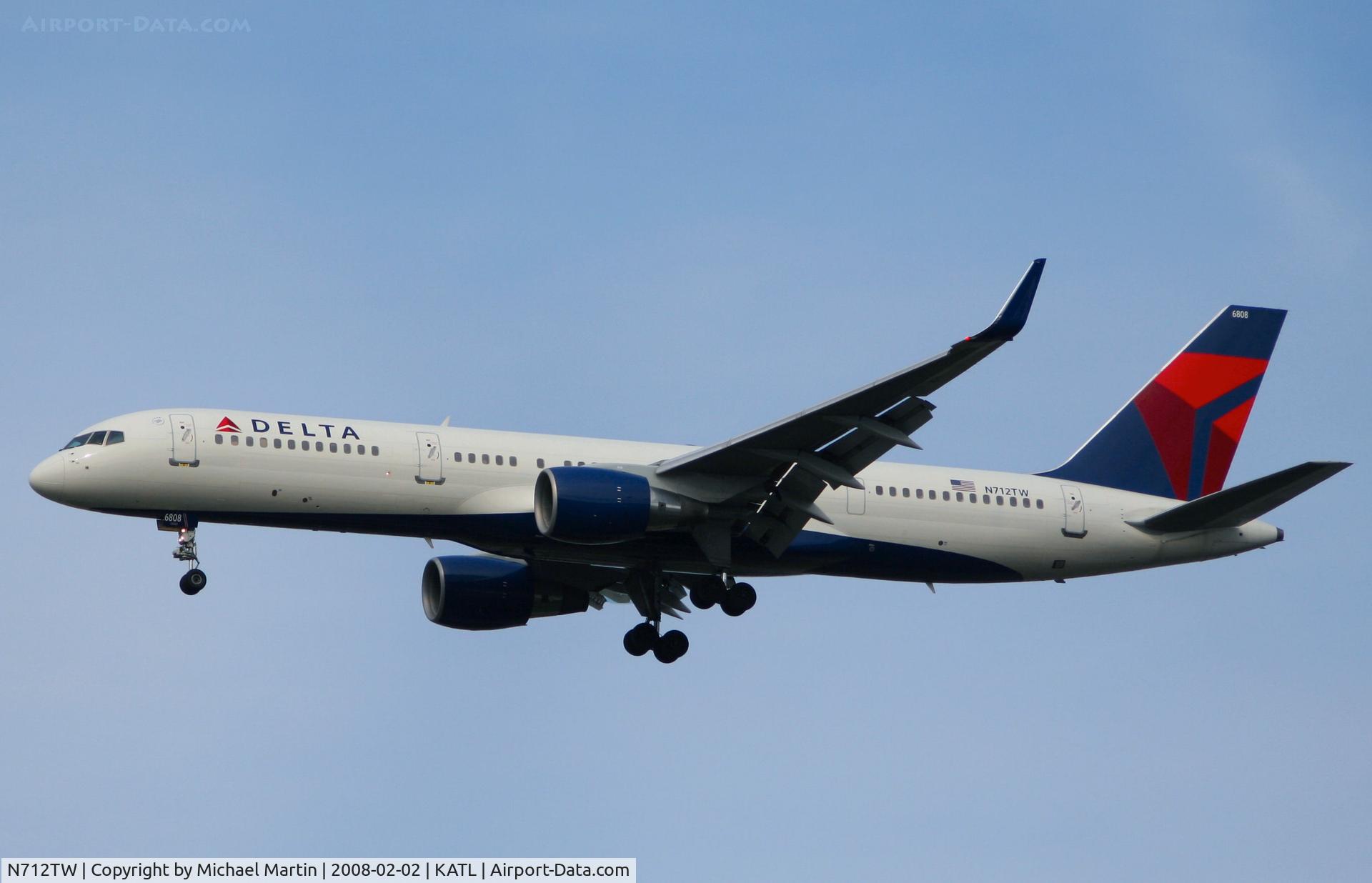 N712TW, 1997 Boeing 757-2Q8 C/N 27624, Former American Airlines on final for 26R