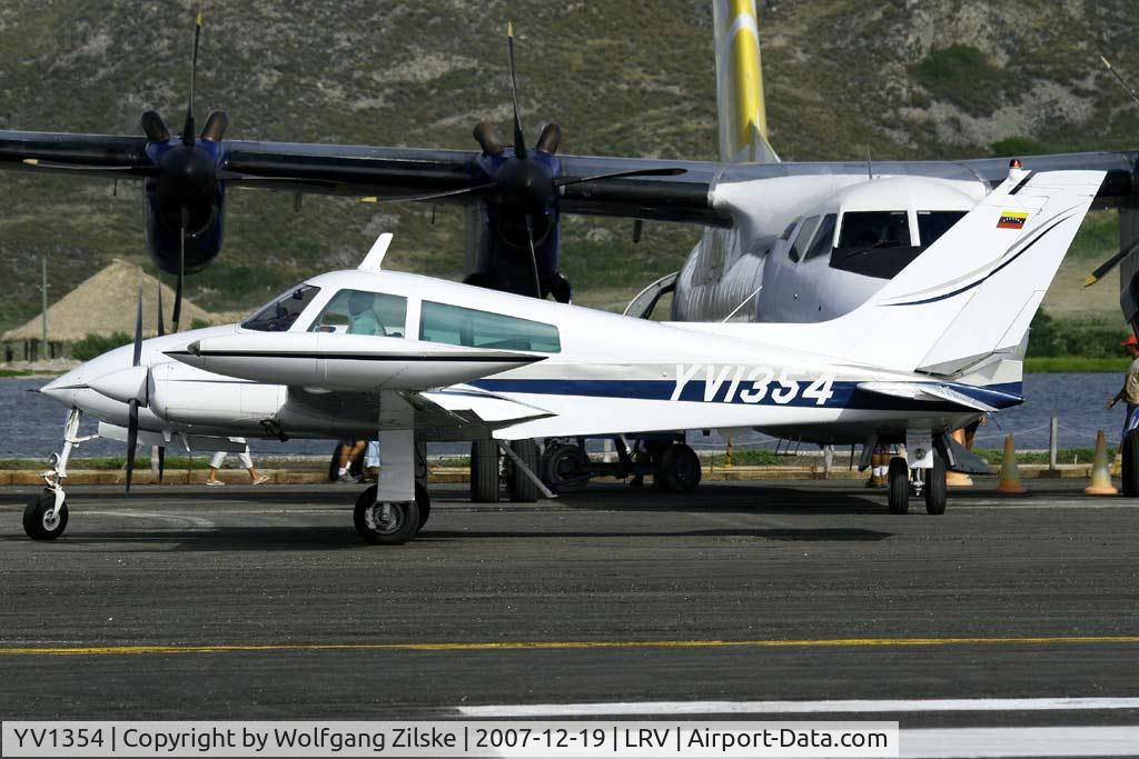 YV1354, Cessna 310K C/N 310K-0013, visitor