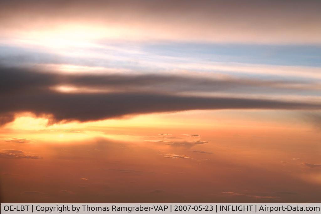 OE-LBT, 2000 Airbus A320-214 C/N 1387, Austrian Airlines Airbus A320 (inflight CDG-VIE)