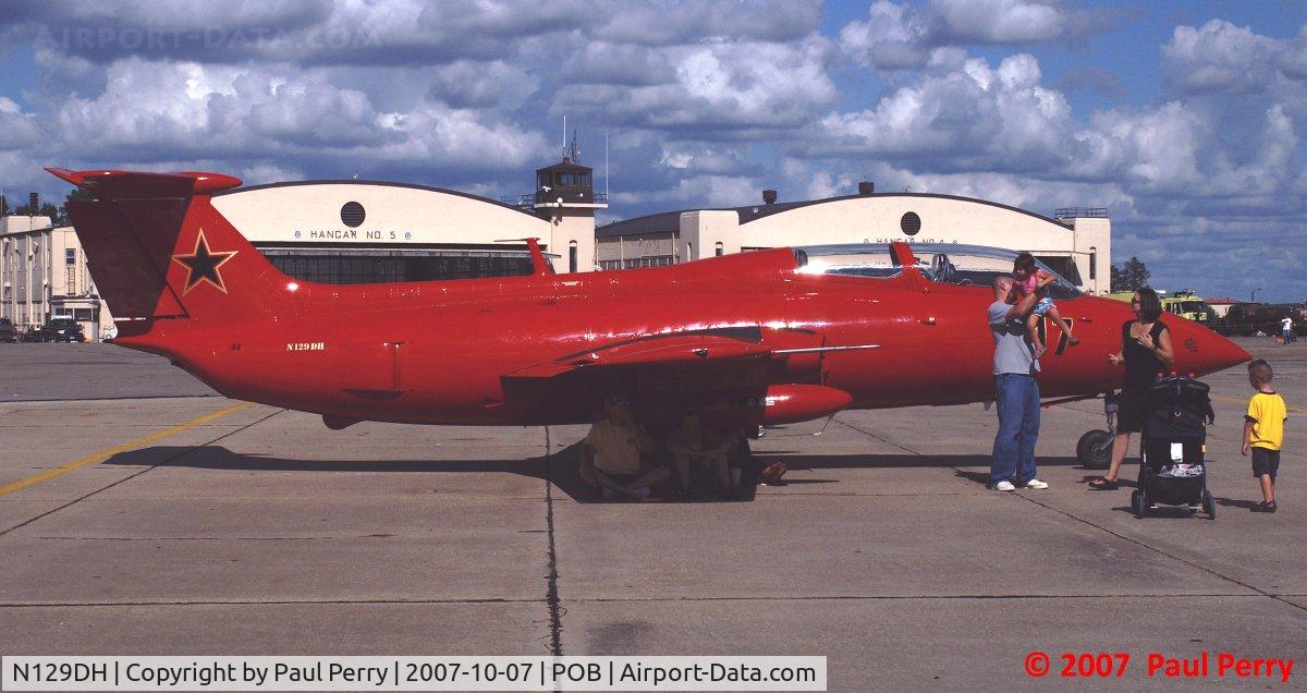 N129DH, 1965 Aero L-29 Delfin C/N 591324, A family stroll by Black 17