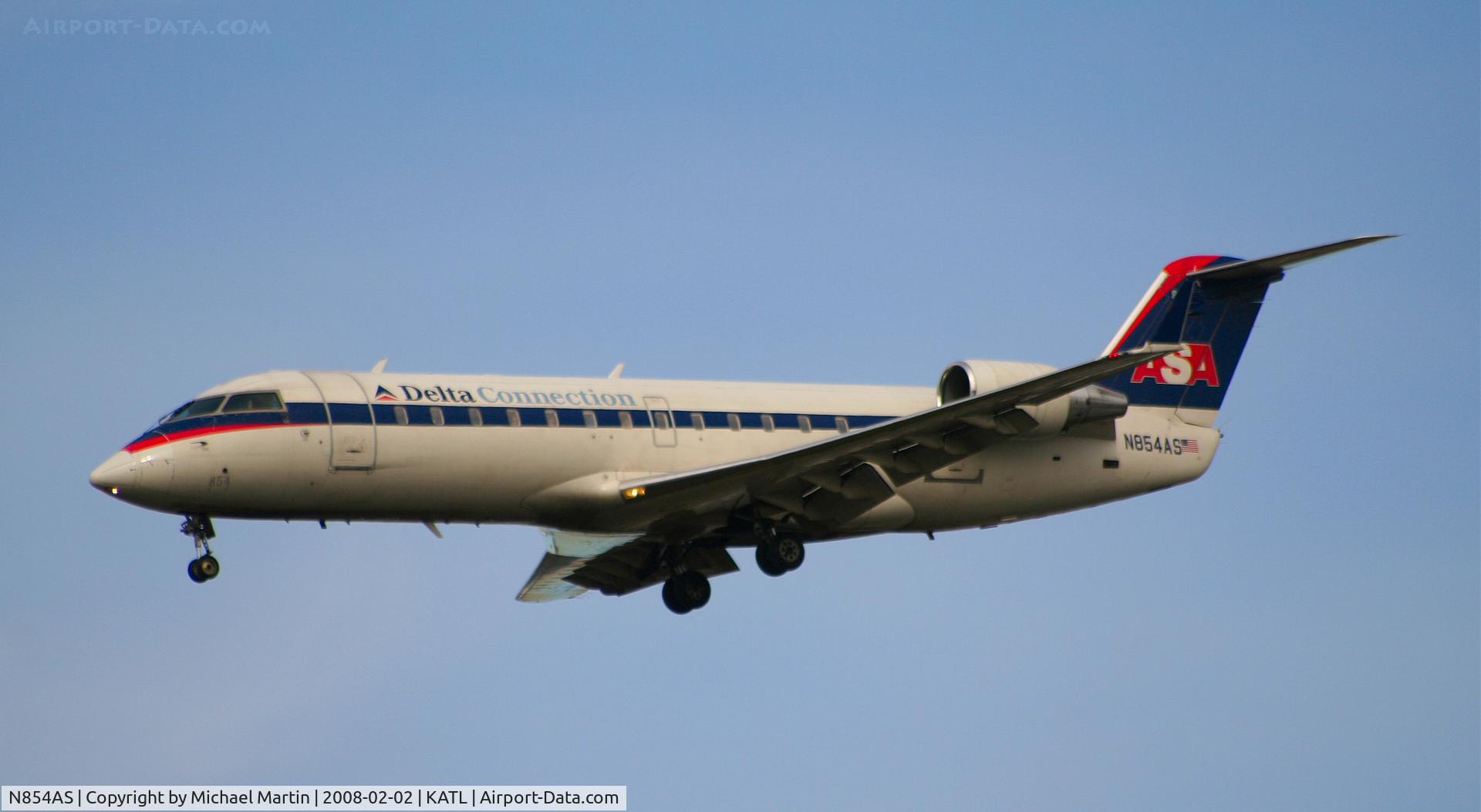 N854AS, 2000 Bombardier CRJ-200ER (CL-600-2B19) C/N 7382, On final for Runway 26R