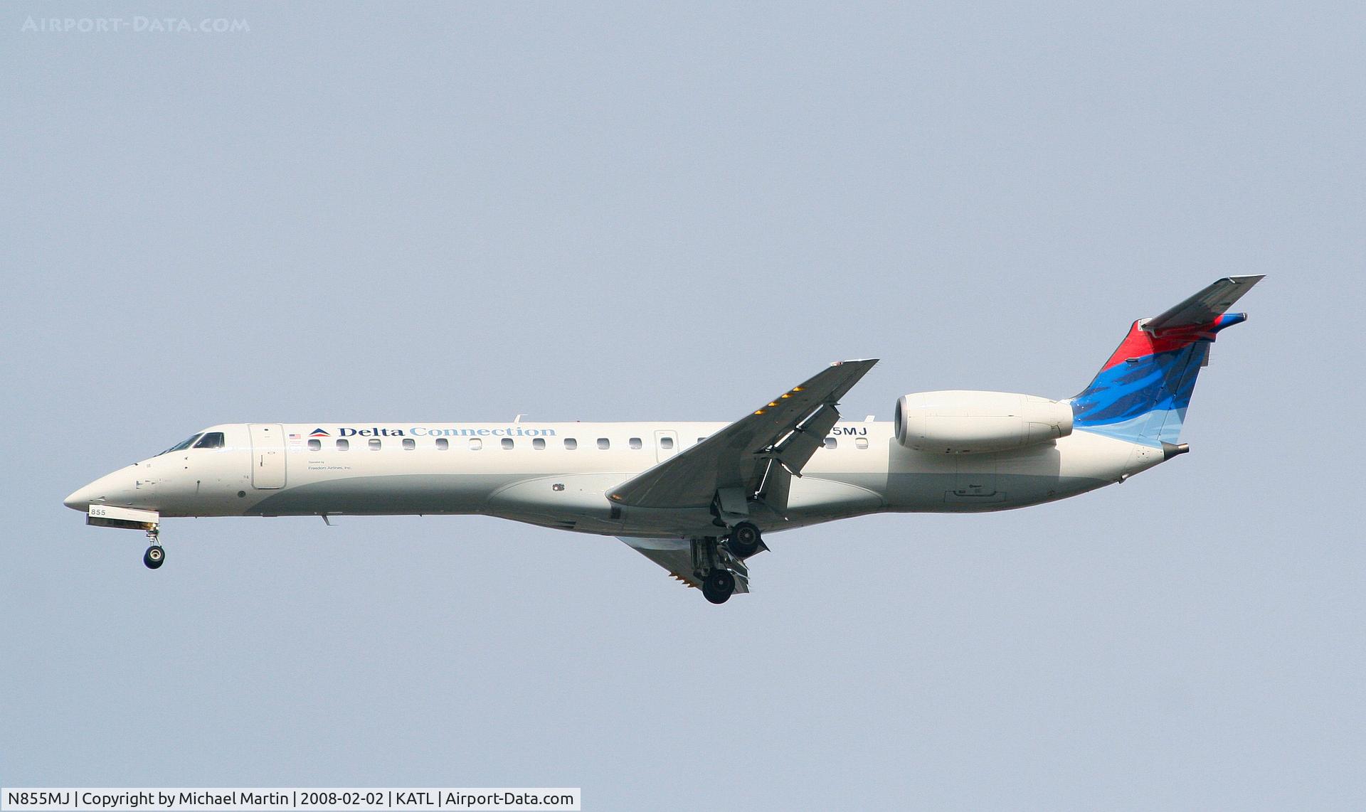 N855MJ, 2002 Embraer ERJ-145LR (EMB-145LR) C/N 145614, On final for Runway 26R