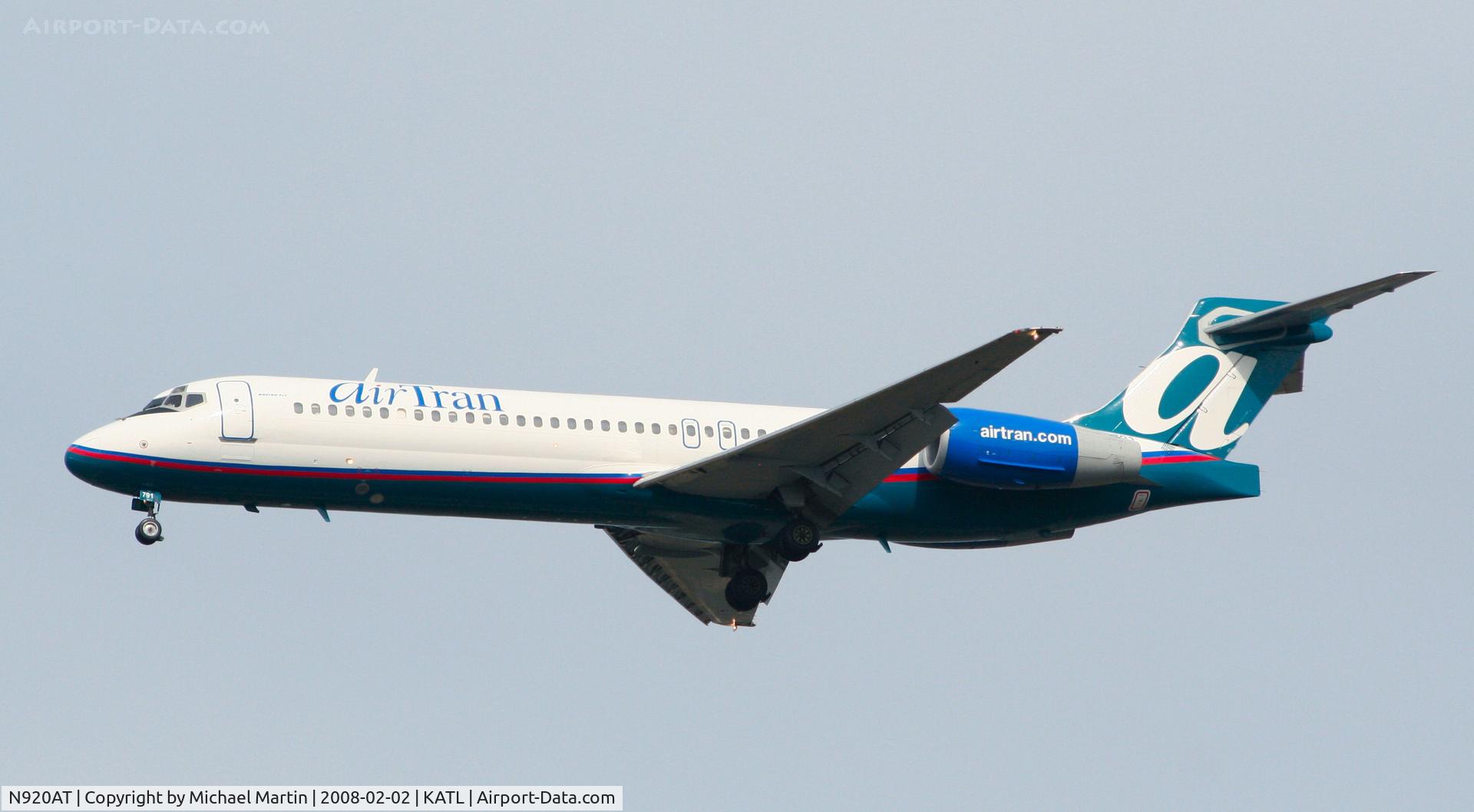N920AT, 2000 Boeing 717-200 C/N 55083, On final for Runway 26R