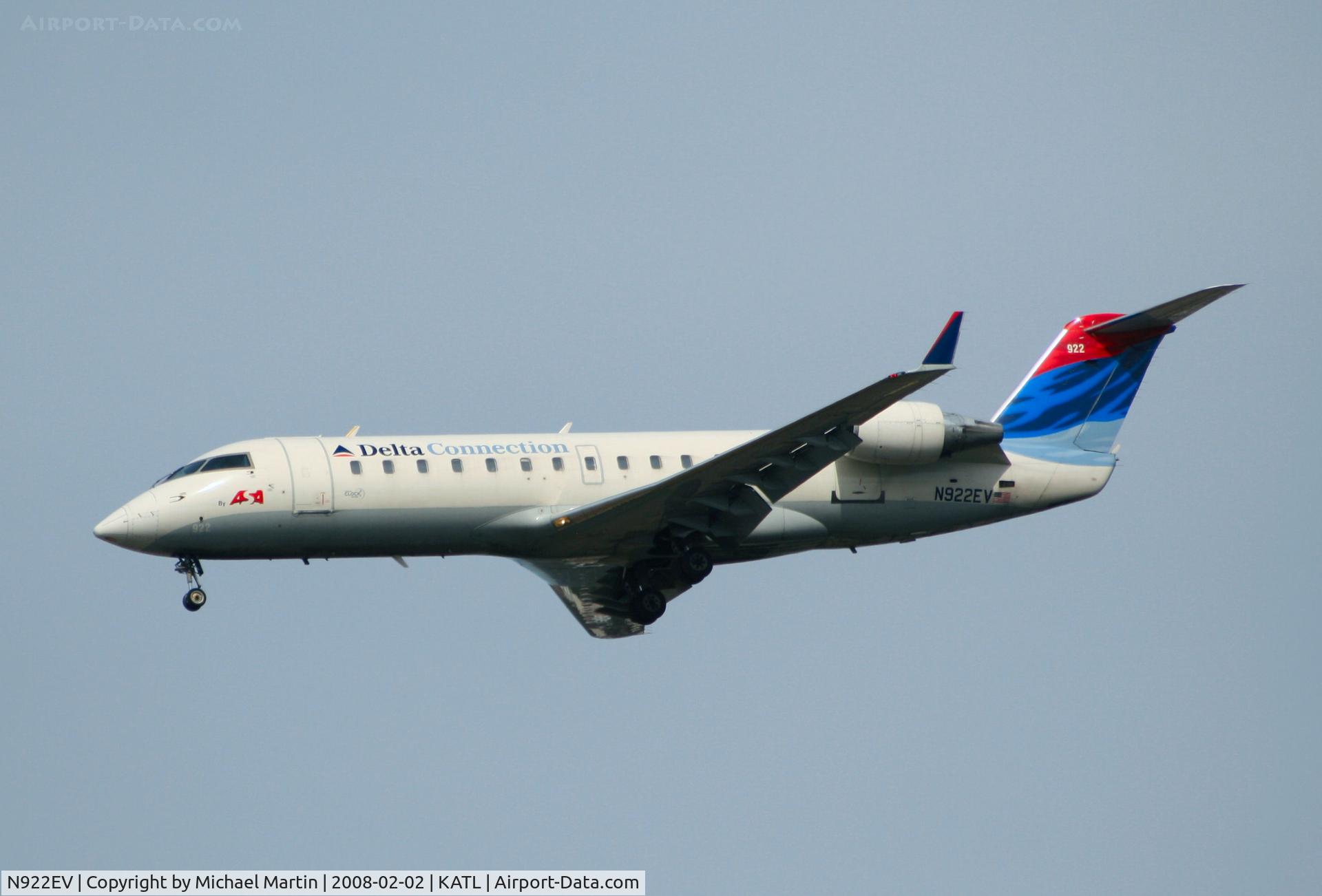 N922EV, 2003 Bombardier CRJ-200ER (CL-600-2B19) C/N 7822, On final for Runway 26R