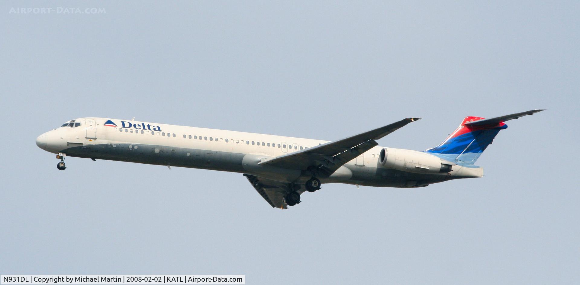 N931DL, 1988 McDonnell Douglas MD-88 C/N 49718, On final for Runway 26R