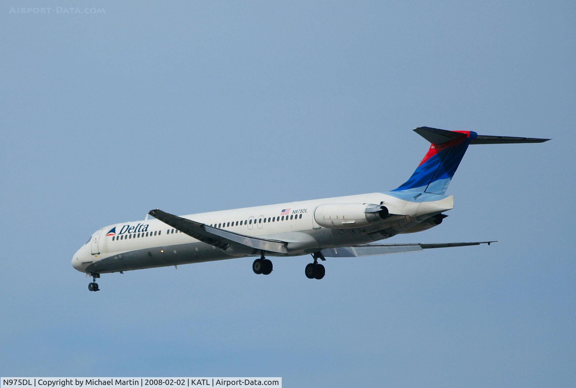 N975DL, 1991 McDonnell Douglas MD-88 C/N 53243, Over the numbers of 26R