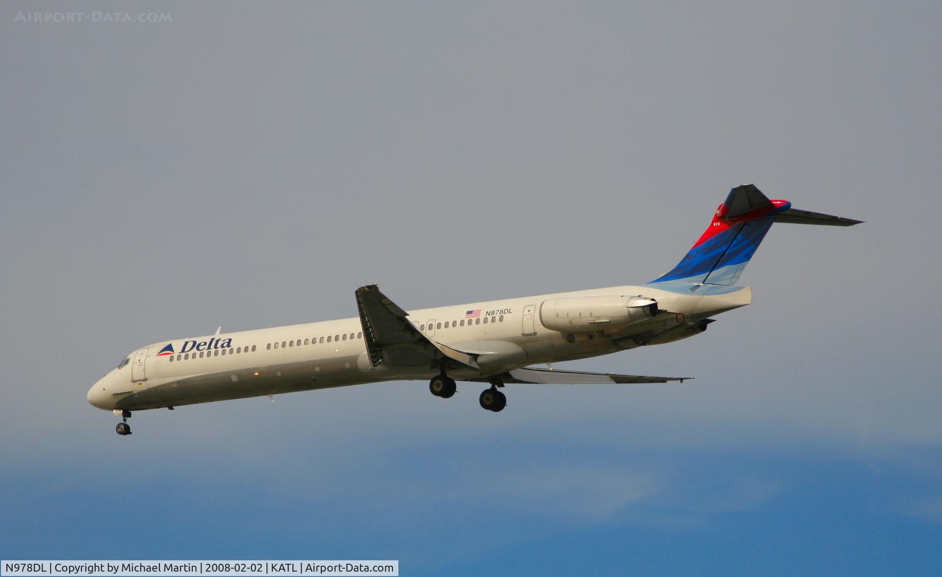N978DL, 1991 McDonnell Douglas MD-88 C/N 53259, Over the numbers of 26R