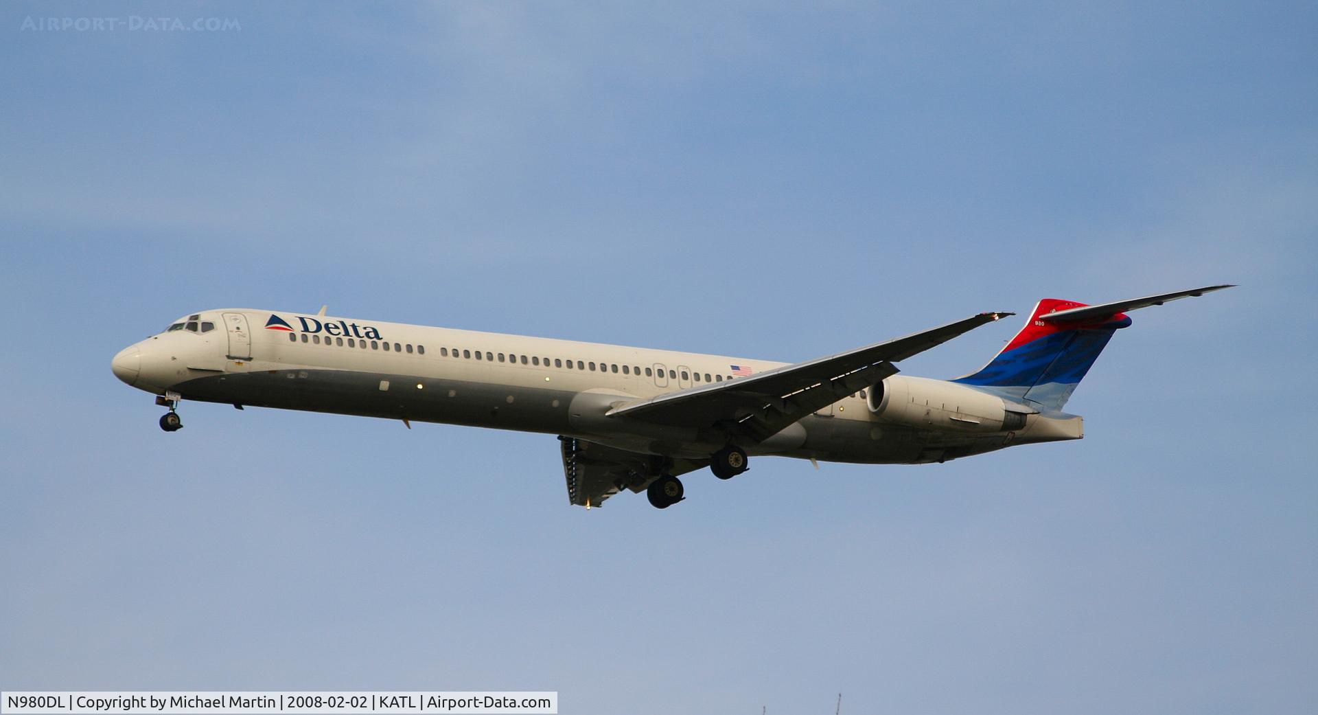 N980DL, 1991 McDonnell Douglas MD-88 C/N 53267, On final for Runway 26R