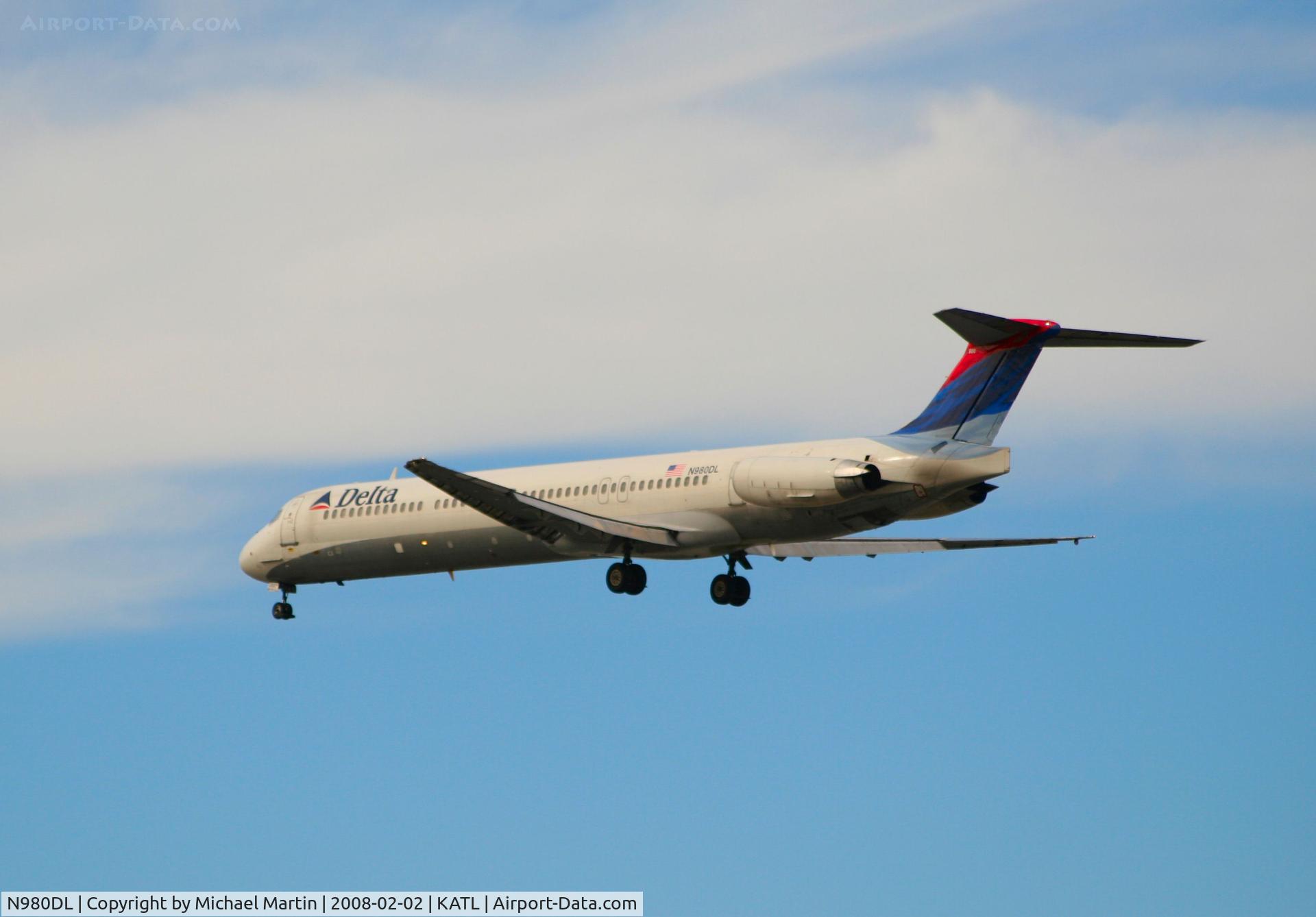 N980DL, 1991 McDonnell Douglas MD-88 C/N 53267, Over the numbers of 26R
