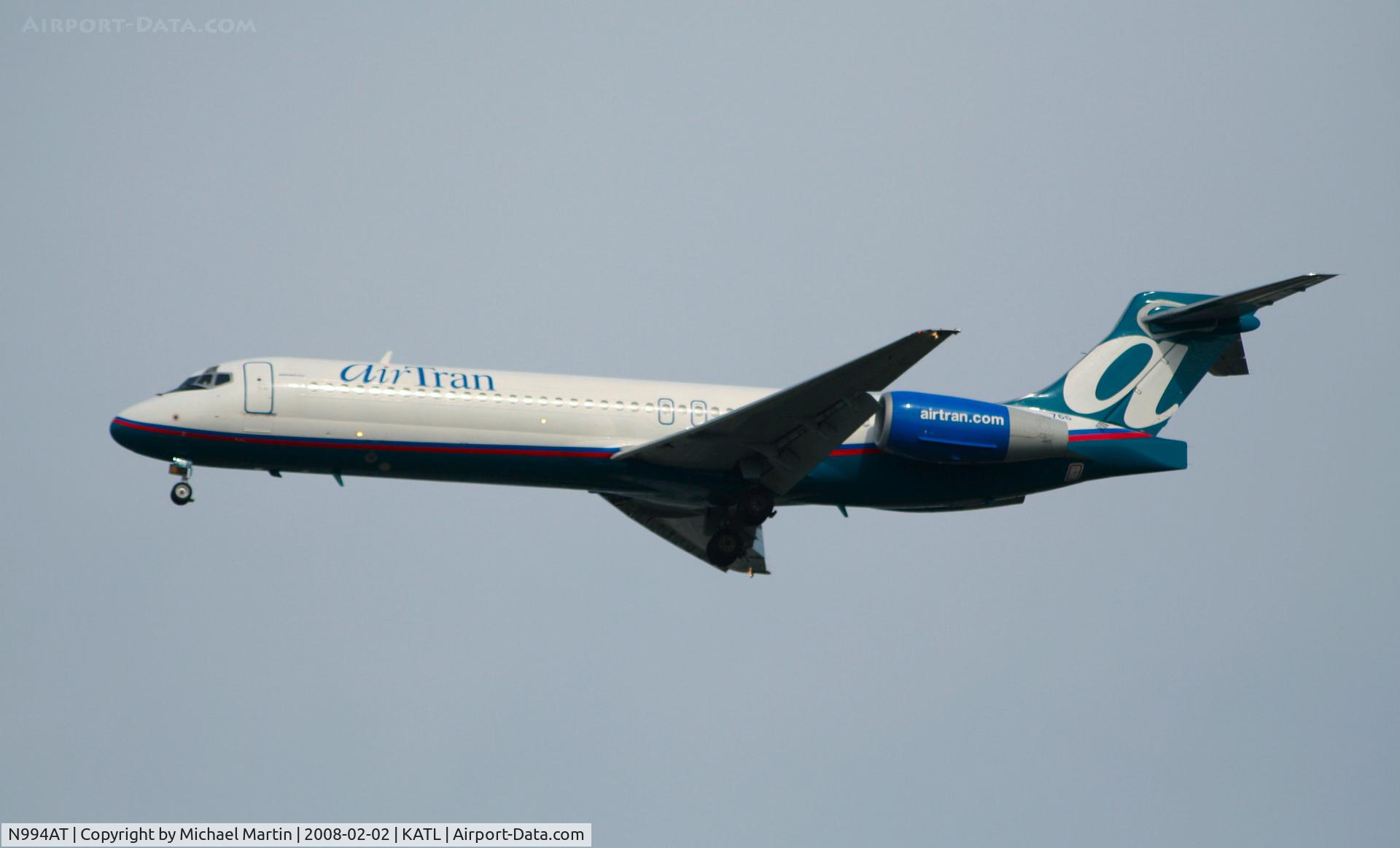 N994AT, 2002 Boeing 717-200 C/N 55138, On final for Runway 26R