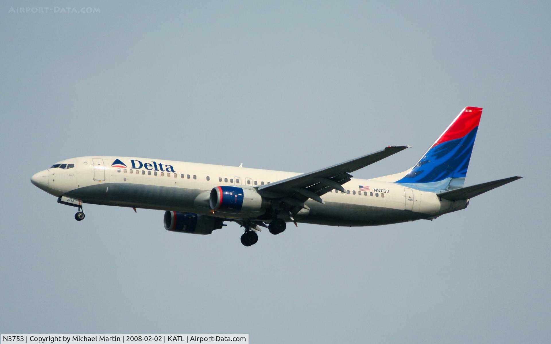 N3753, 2001 Boeing 737-832 C/N 32626, On final for Runway 26R