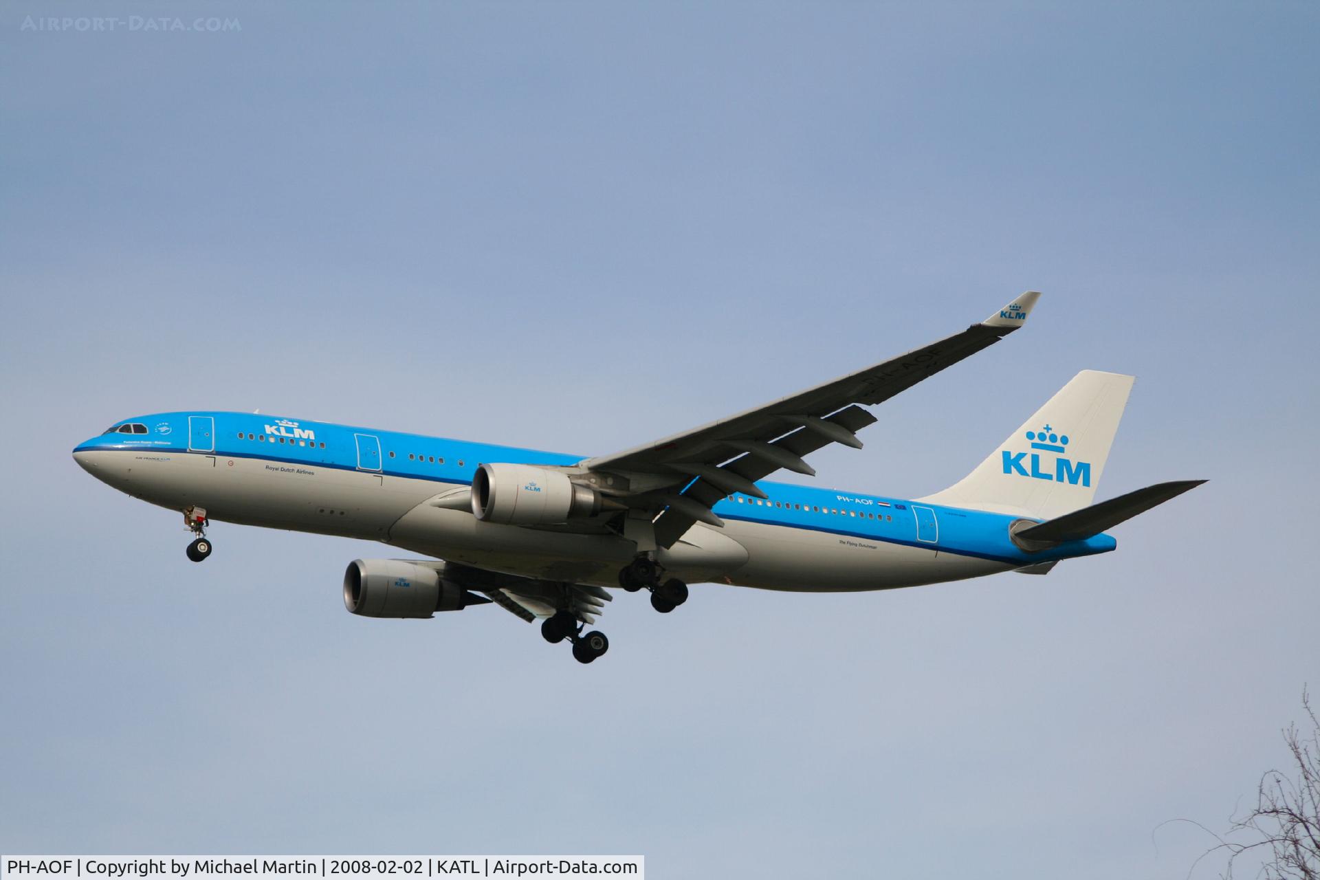 PH-AOF, 2006 Airbus A330-203 C/N 801, On final for Runway 26R