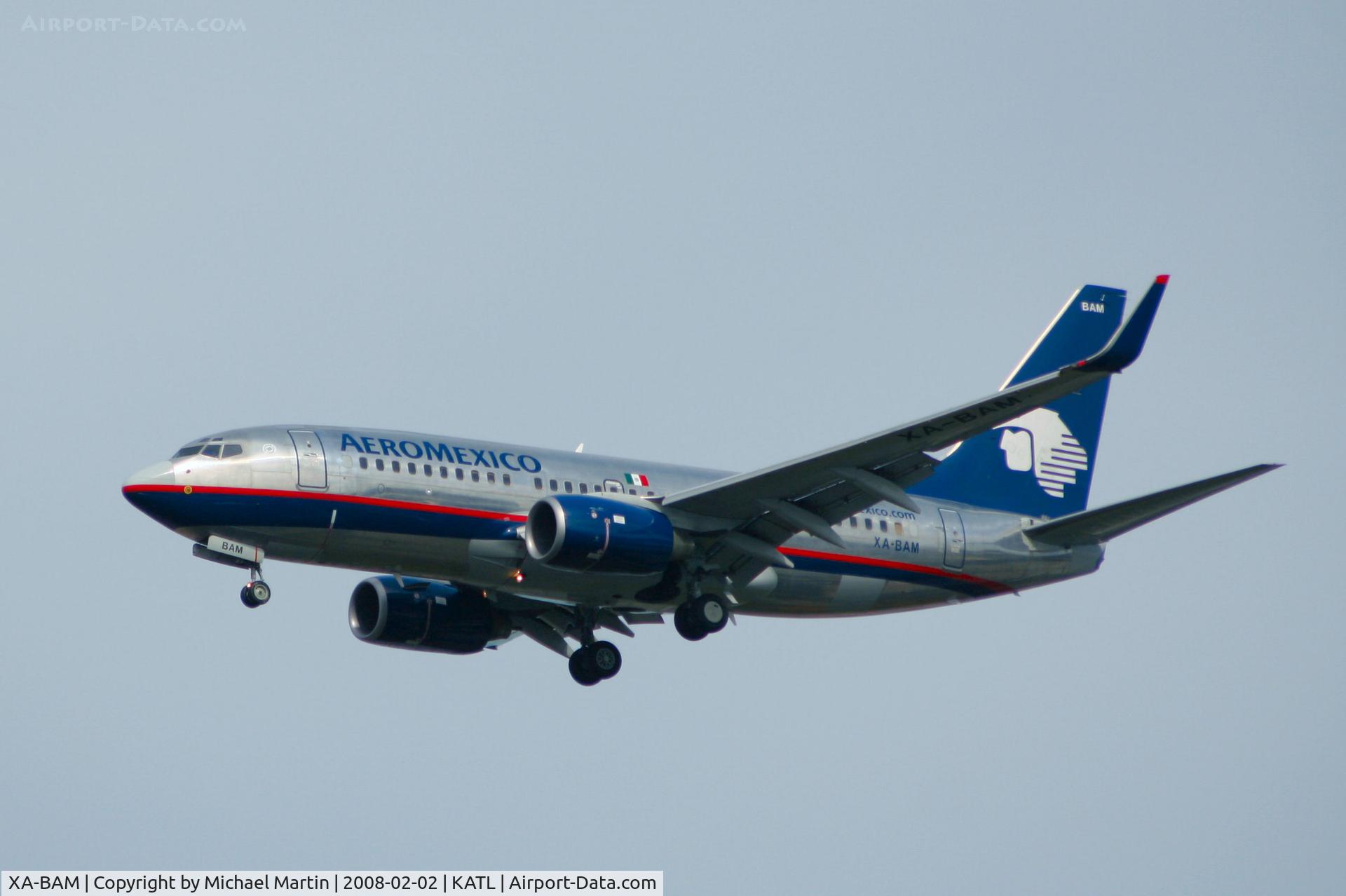 XA-BAM, 2003 Boeing 737-752 C/N 33784, On final for Runway 26R