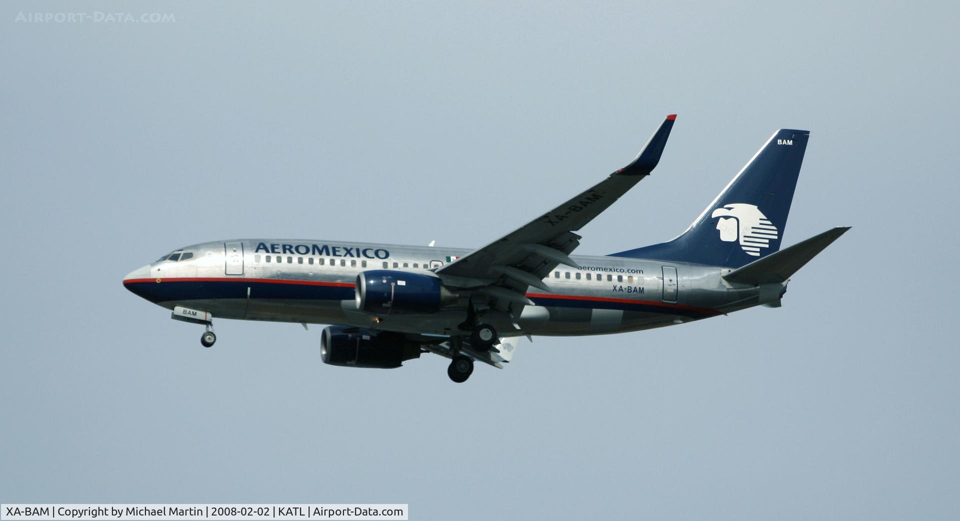 XA-BAM, 2003 Boeing 737-752 C/N 33784, On final for Runway 26R