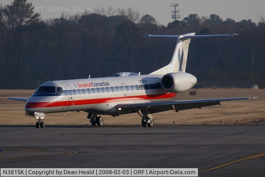 N381SK, 2002 Embraer ERJ-140LR (EMB-135KL) C/N 145619, American Connection (Chautauqua Airlines) N381SK (FLT CHQ5348) from Lambert-St Louis Int'l (KSTL) exitting RWY 5 at Taxiway 