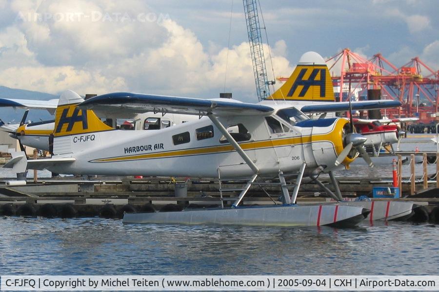C-FJFQ, 1956 De Havilland Canada DHC-2 Beaver Mk.1 C/N 963, Harbour Air Beaver waiting for its passengers