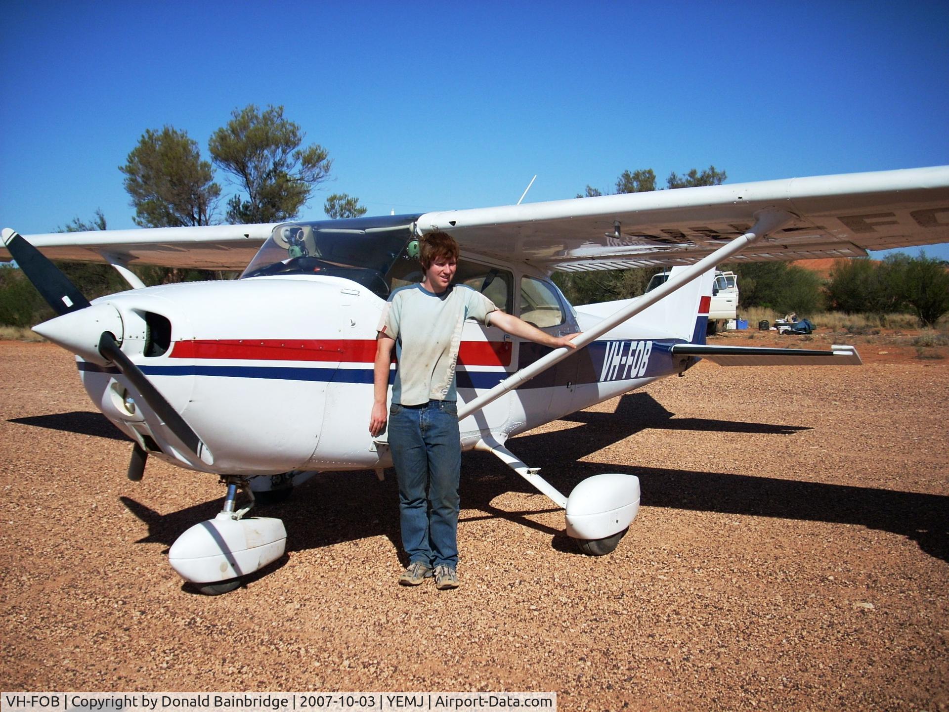 VH-FOB, Cessna 172N C/N 17267708, VH-FOB at Emu S.A. atomic test village airfield