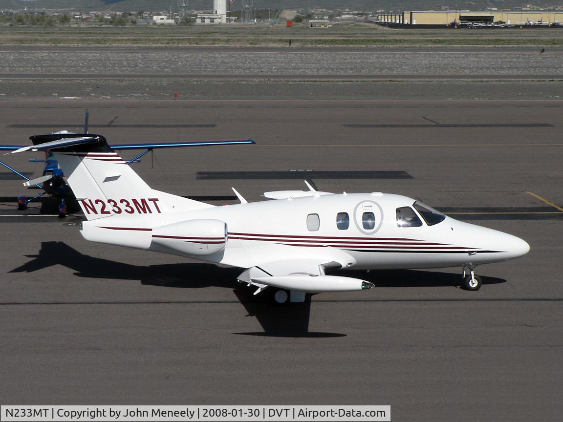 N233MT, 2007 Eclipse Aviation Corp EA500 C/N 000093, Taxiing out