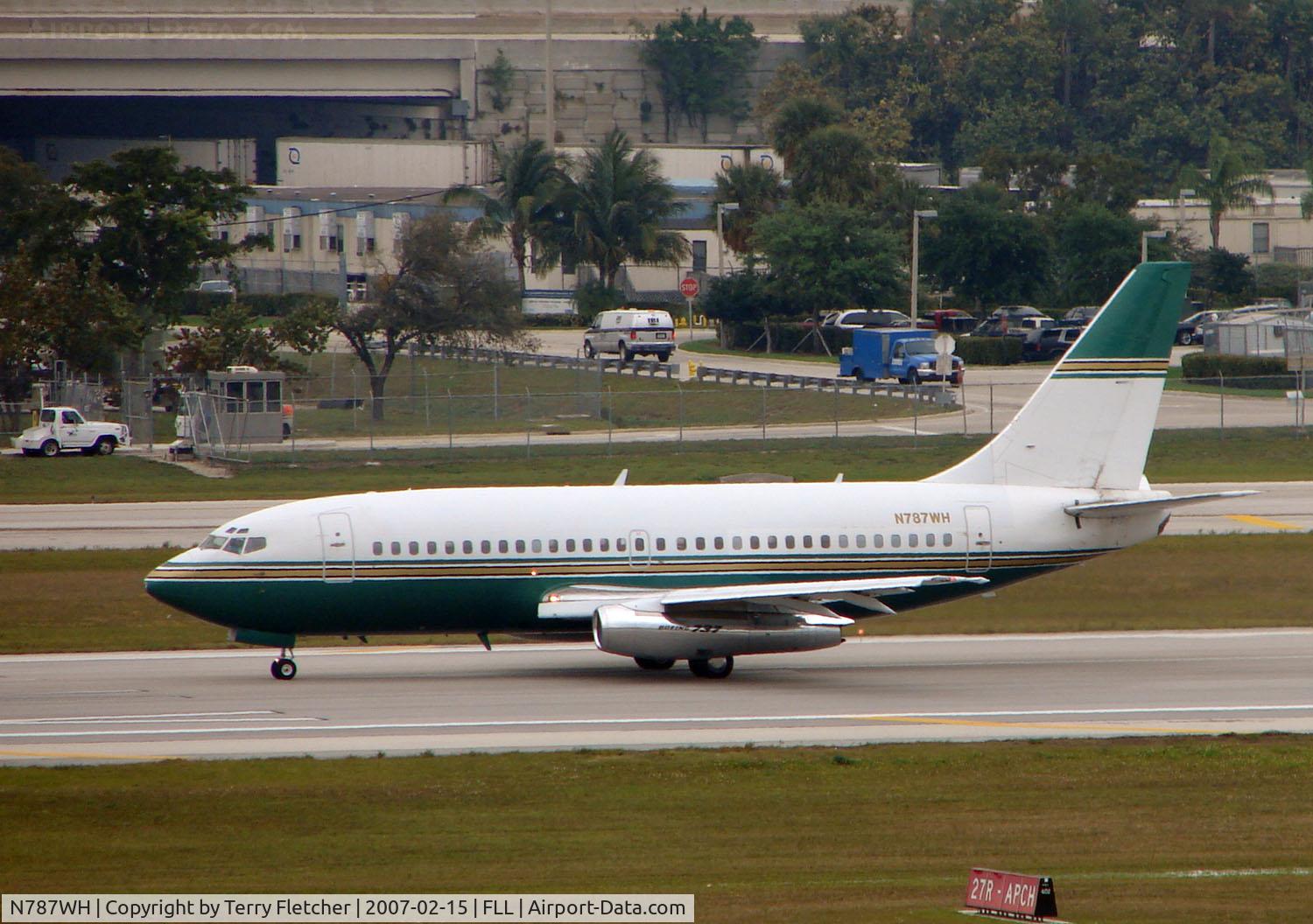 N787WH, 1981 Boeing 737-2V6 C/N 22431, B737 in basic Miami Dolphins colours but without titles