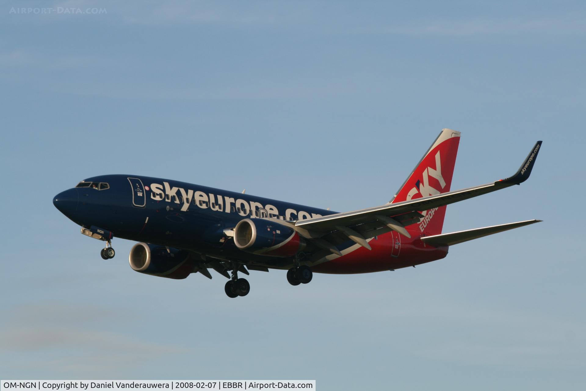 OM-NGN, 2007 Boeing 737-7GL C/N 34759, arrival of flight NE2674 to rwy 25L