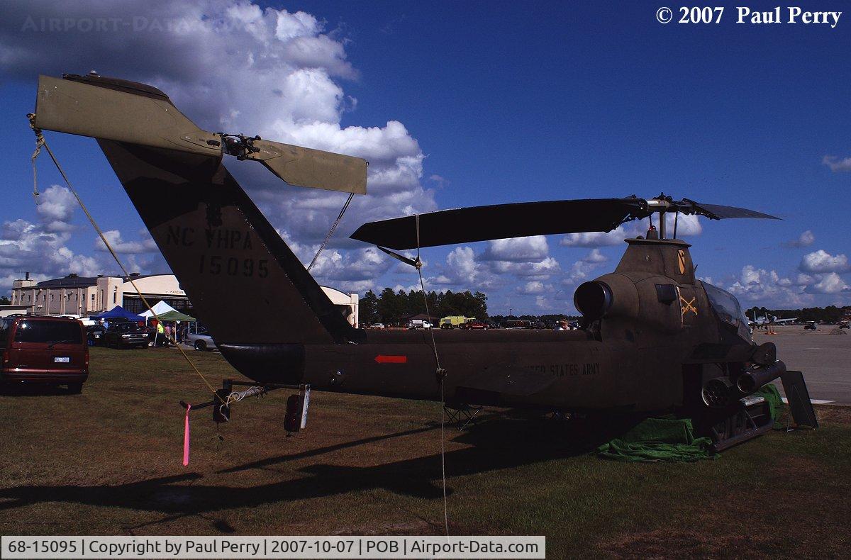 68-15095, 1968 Bell AH-1G Cobra C/N 20629, The slender form of the Cobra, marked in 1st Cav colors
