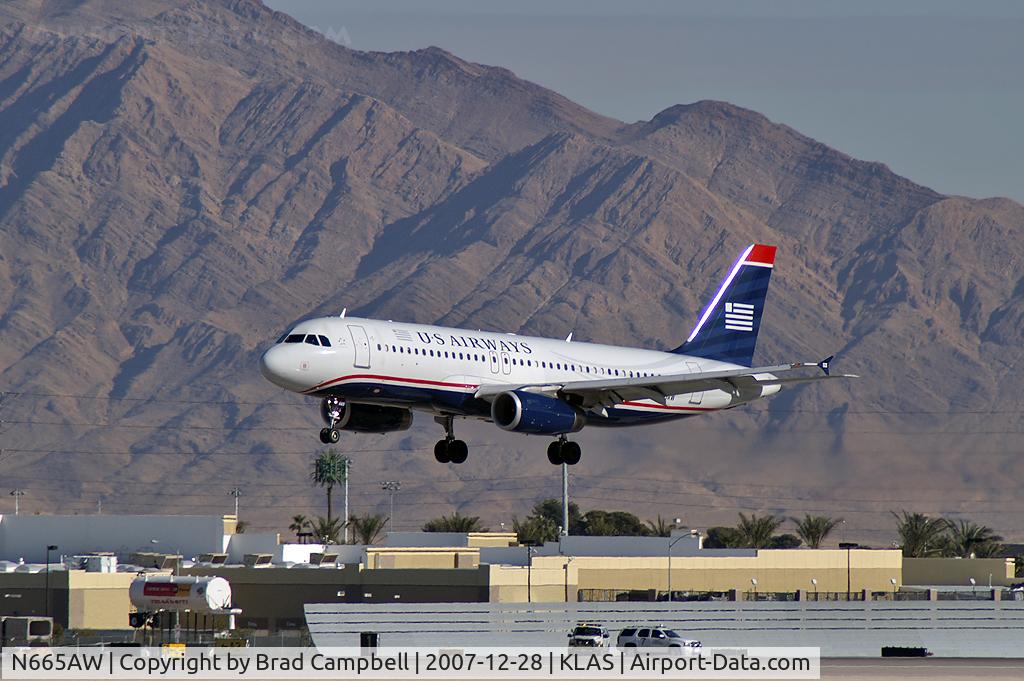 N665AW, 2001 Airbus A320-232 C/N 1644, US Airways / 2001 Airbus Industrie A320-232 / This landing prompted all McCarran's Emergency Vehicles to stand-by. No mishap occured.