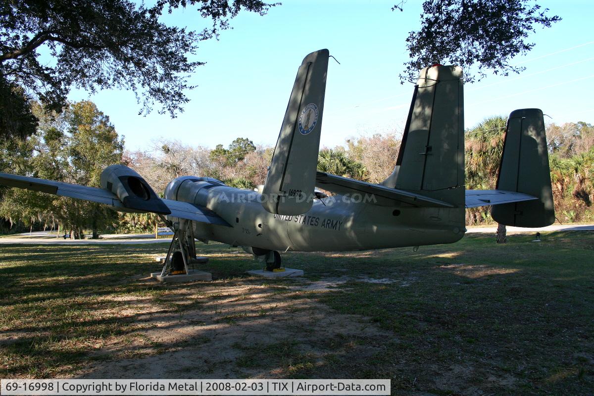 69-16998, 1969 Grumman OV-1D Mohawk C/N 9D, OV-1C Mohawk in front of Valient Air Museum