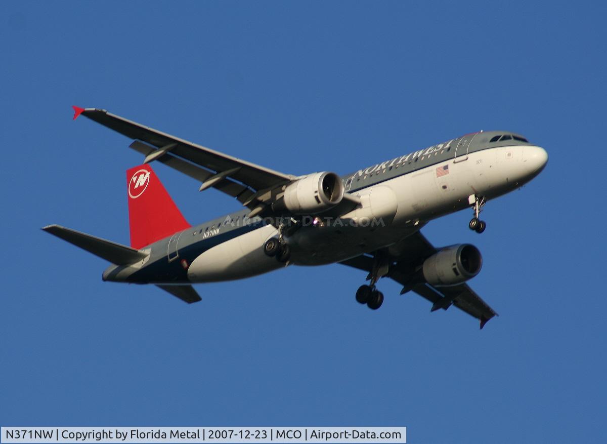 N371NW, 2001 Airbus A320-212 C/N 1535, Northwest