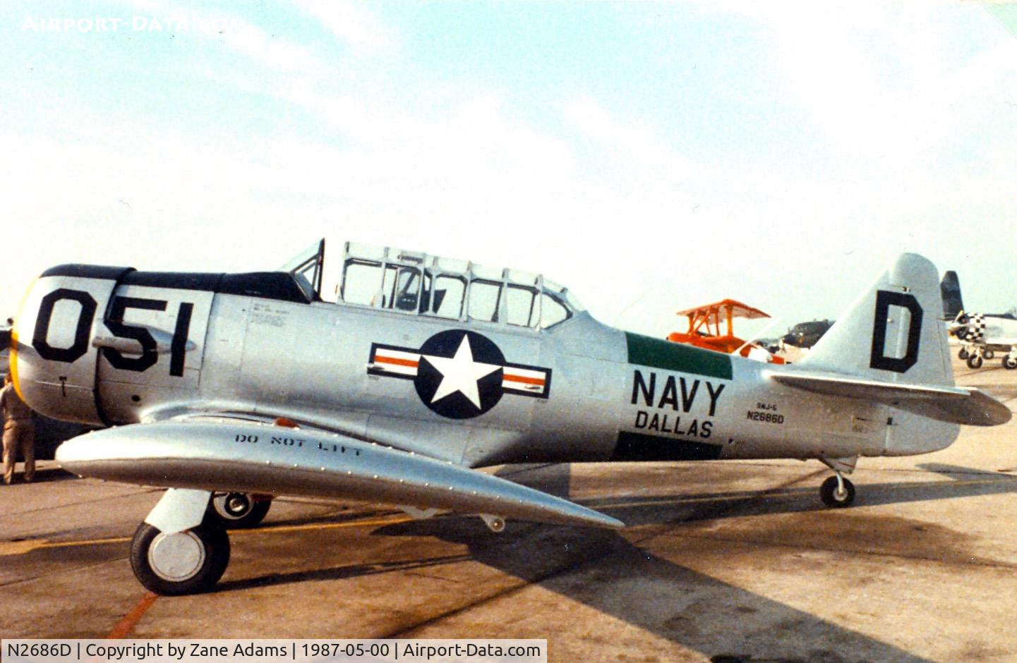 N2686D, 1944 North American SNJ-5 Texan Texan C/N 121-41987, At the former Dallas Naval Air Station