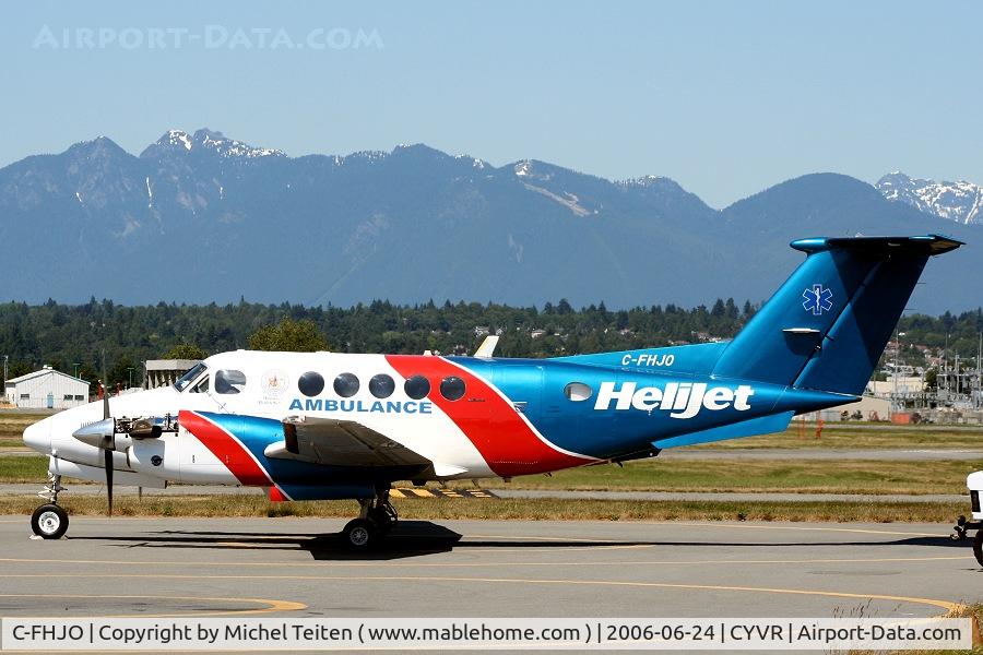 C-FHJO, 1983 Beech B200 King Air C/N BB-1126, Helijet airplane with nice colors