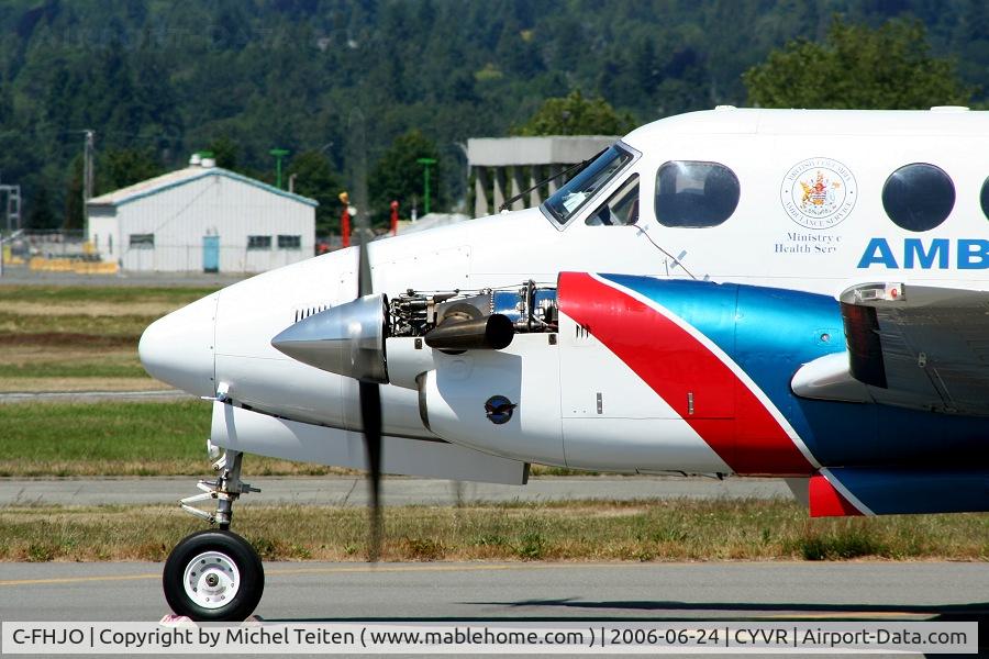 C-FHJO, 1983 Beech B200 King Air C/N BB-1126, Helijet airplane with nice colors