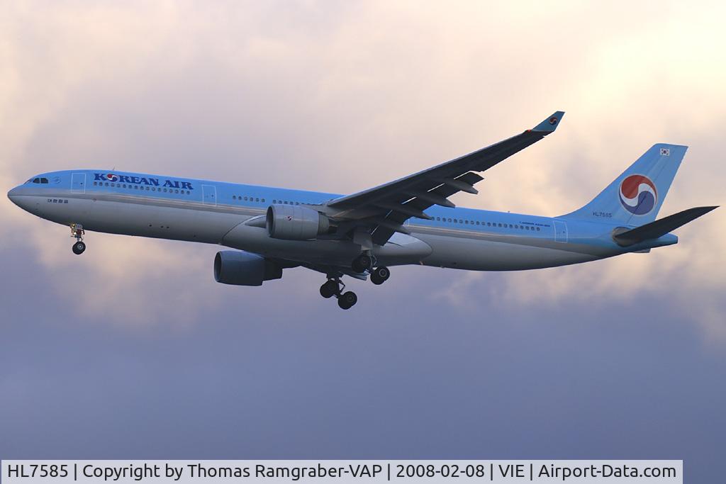 HL7585, Airbus A330-323 C/N 350, Korean Air Airbus A330-300