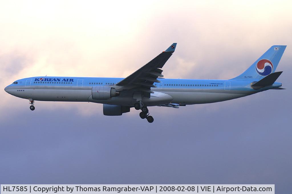HL7585, Airbus A330-323 C/N 350, Korean Air Airbus A330-300