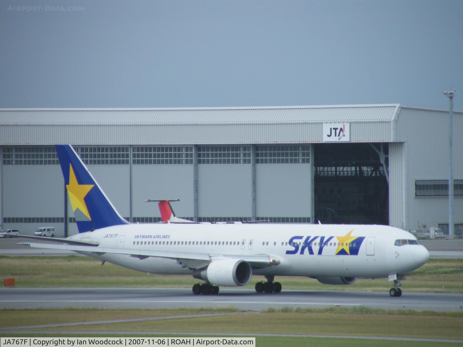JA767F, 2001 Boeing 767-38E/ER C/N 30840, Boeing 767-38EER/Skymark Airlines/Naha
