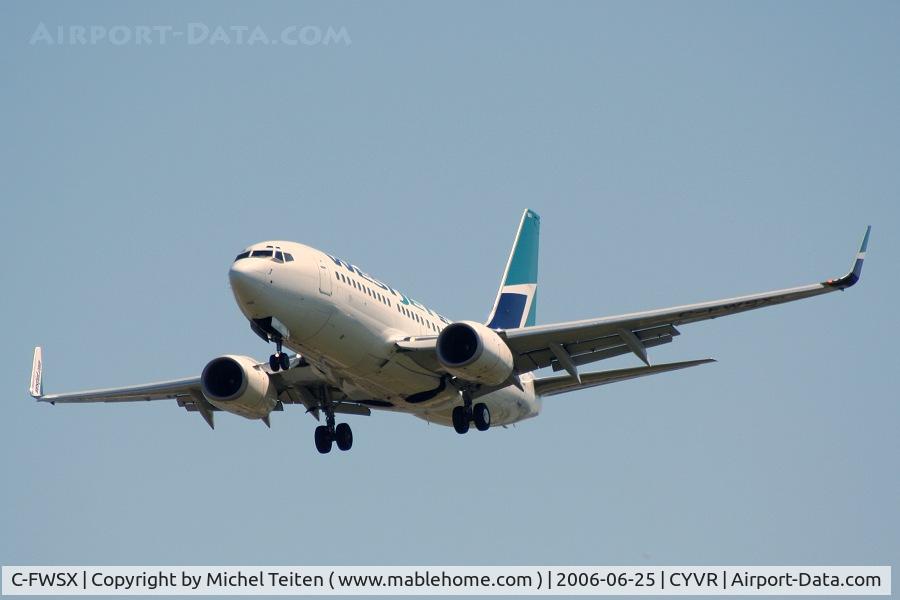 C-FWSX, 2004 Boeing 737-7CT C/N 32761, Westjet landing at Vancouver