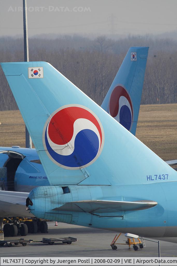 HL7437, 2003 Boeing 747-4B5F/SCD C/N 32808, Boeing 747-4B5F (SCD)